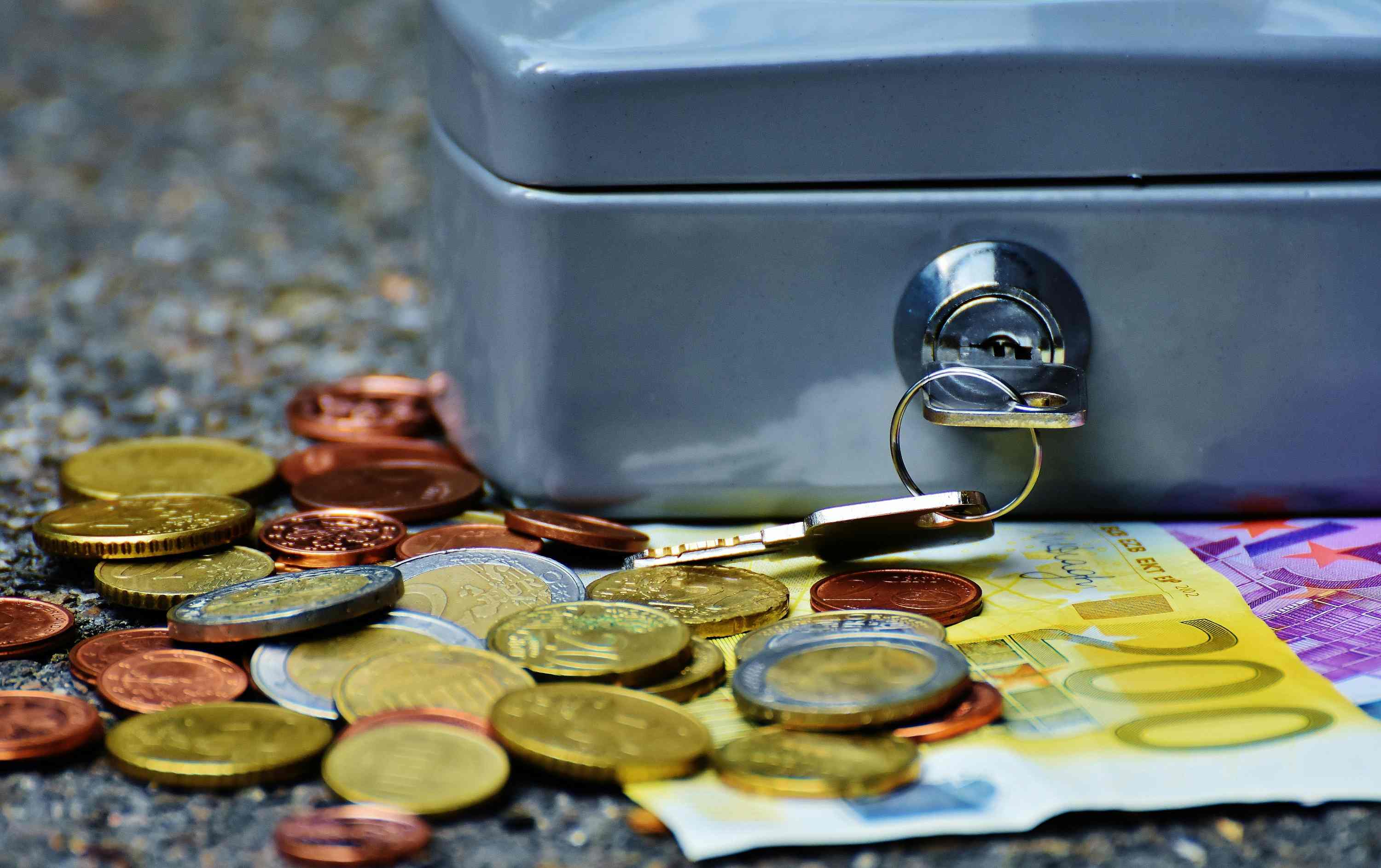 黄金CFD交易机制分析_外汇市场黄金交易风险与机遇_黄金差价合约风险