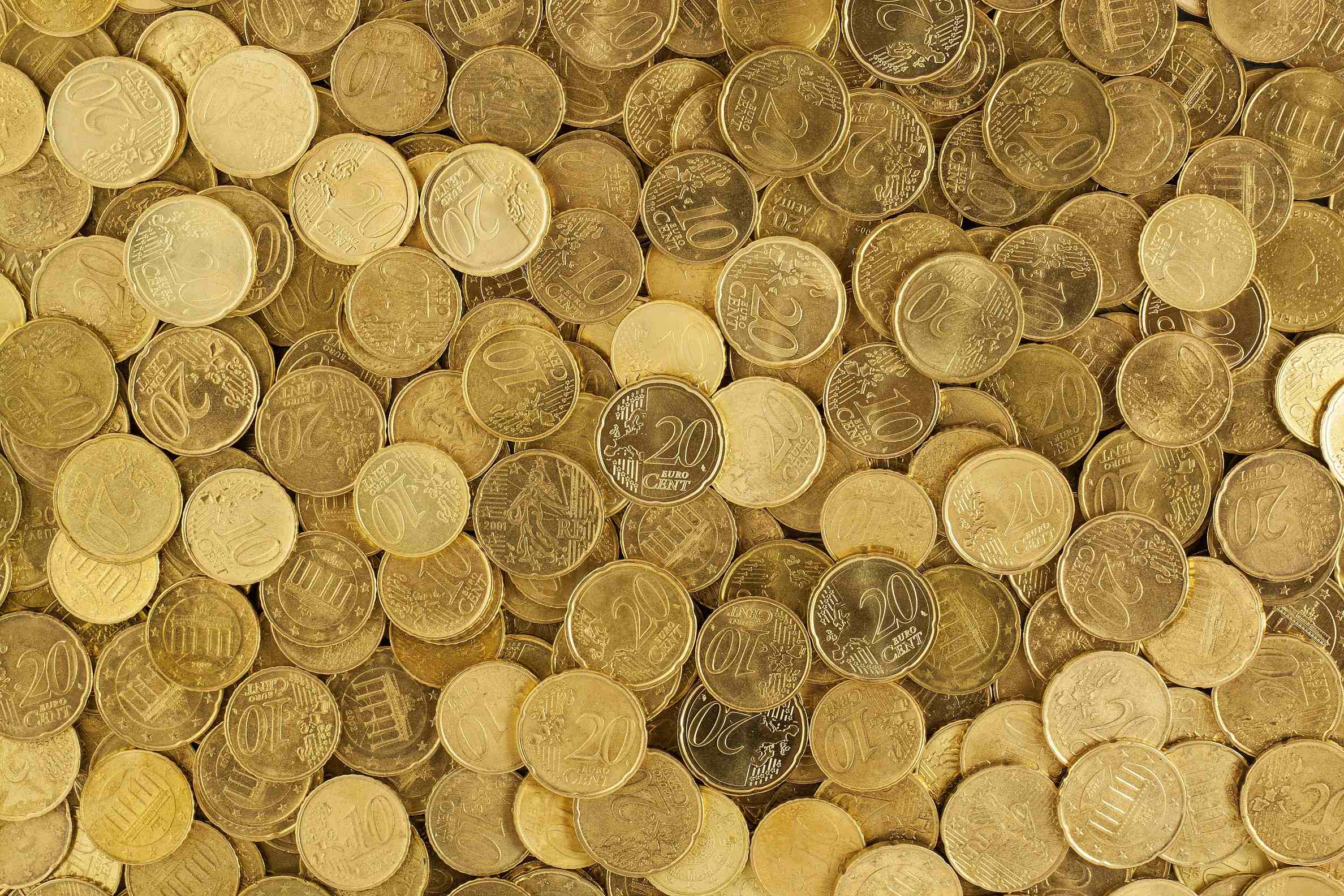 如何理解黄金市场的交易实例？这些实例对投资者有哪些启示？